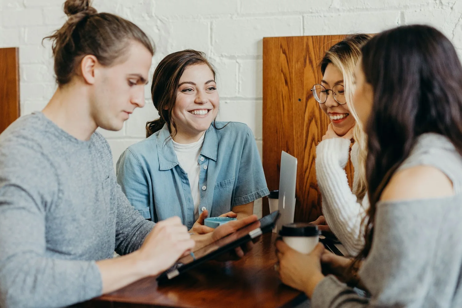 Brand Crisis Detection: How to Detect “Red Flags” on Social Media Before They Become a Major Crisis